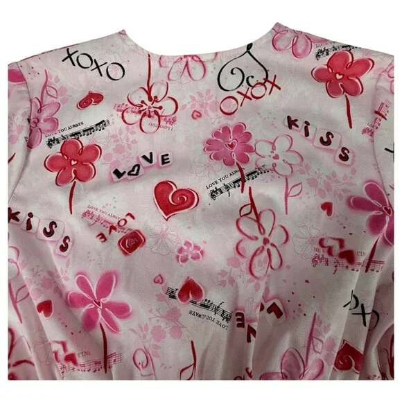 SB Valentines Day Heart Print Scrub Top Womens Size Medium Short Sleeve Pink - Picture 6 of 7